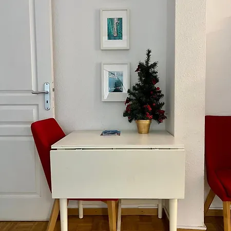 Appartement 2 Bedroom Flat In Heart Of Eaux-vives Genève